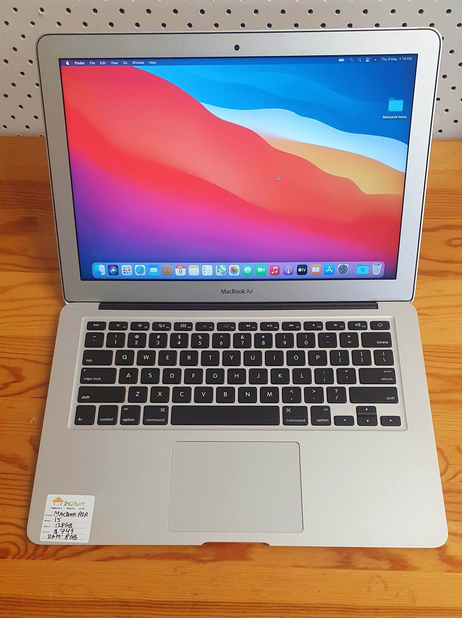 Apple MacBook Air 2017, 128GB, RAM :8GB Pre-Owned Laptop